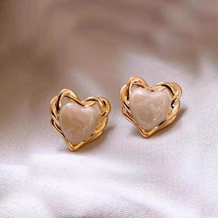 Pearl Heart Studs earrings